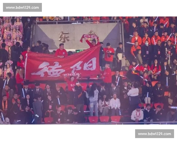 新赛季焦点对决引爆球迷热情各队备战全面升级豪强竞逐冠军荣耀之路 - 副本 - 副本